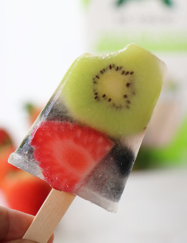 Paletas de Fruta y Agua de Coco